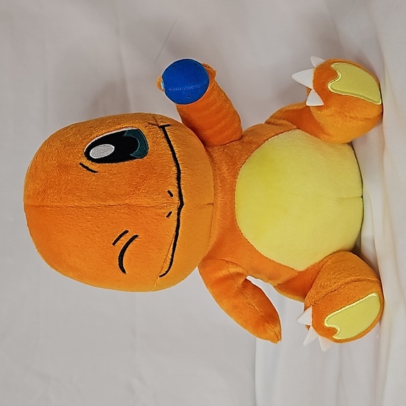 Pokemon - Charmander with Oran Berry Plushie - Picture 1 of 4